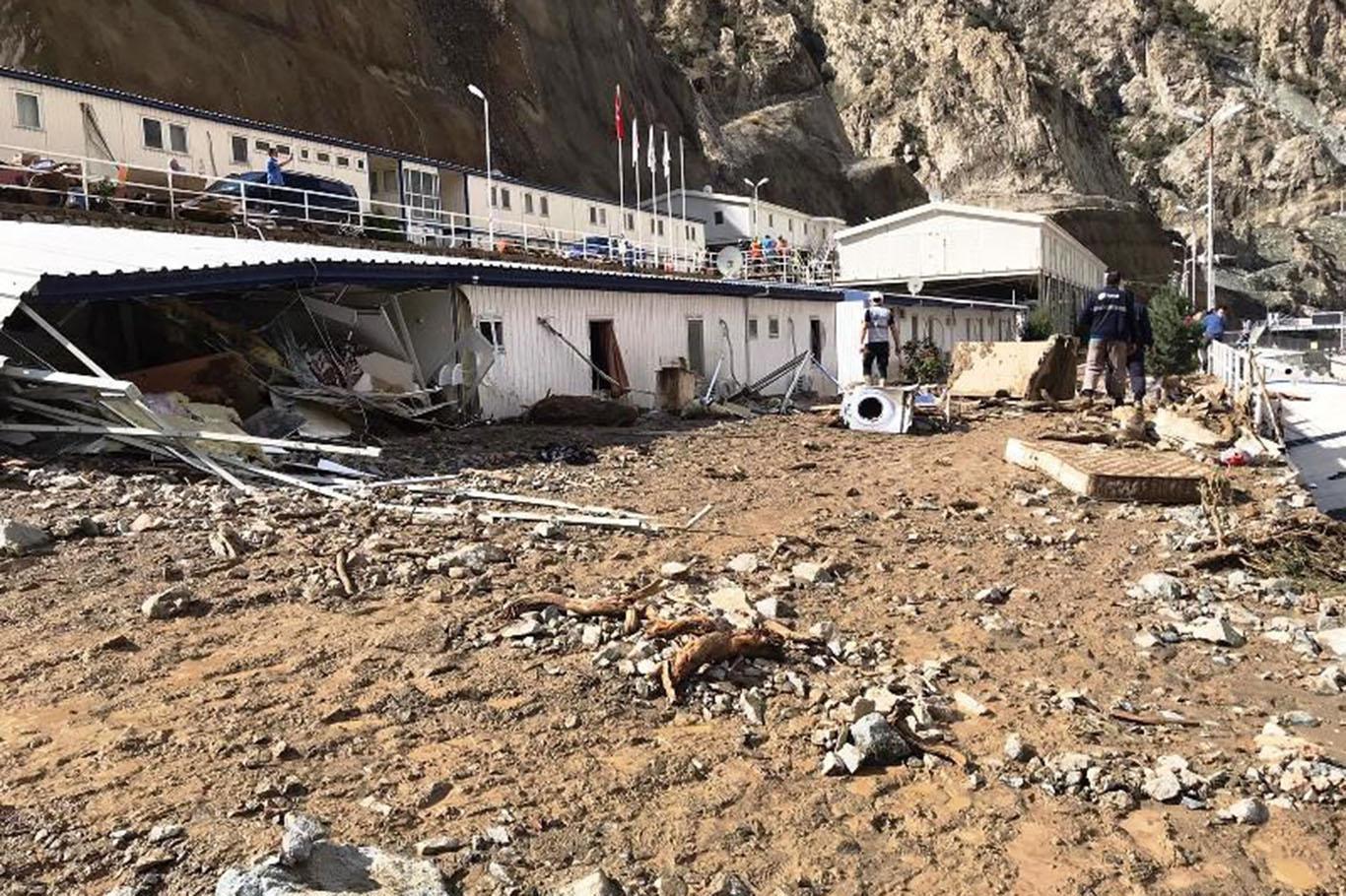 Turkey: 1 dead, 3 others missing in flash flood